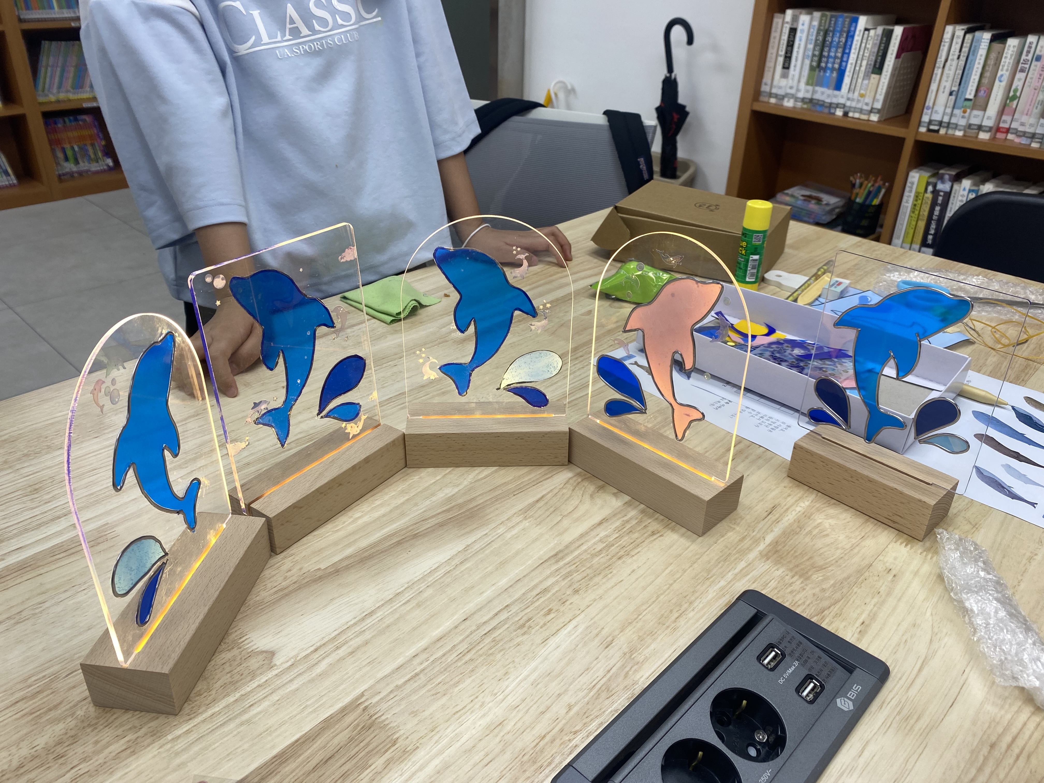 신길1동 작은도서관 돌고래 무드등 만들기(2025. 6. 19/6. 26.) 3번째 파일