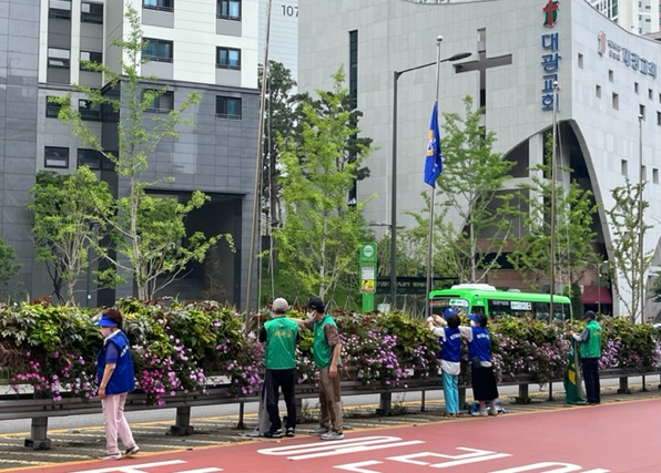 신길지하차도 가로기교체 작업 의 이미지