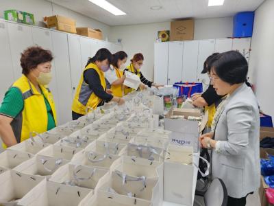 가정의 달 맞이 어르신 삼계탕 나눔 행사 의 이미지