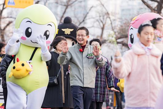 제18회 영등포 여의도 봄꽃축제 개막 퍼레이드 의 이미지