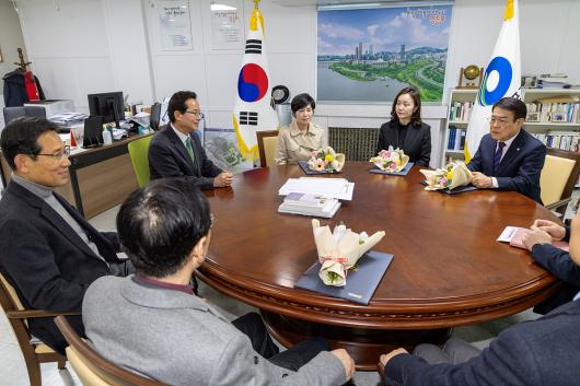 영등포구문화재단 신규 임원 임용장 수여 의 이미지
