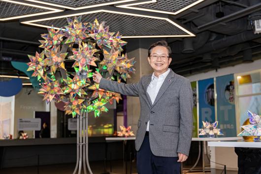 2025 봄꽃축제 기념 영등포아트스퀘어 특별기획전시 <영등포 미디어아트 페스티벌-꽃> 의 이미지