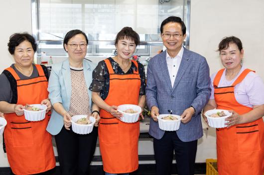 건강한 여름나기 삼계탕 나눔행사 사진