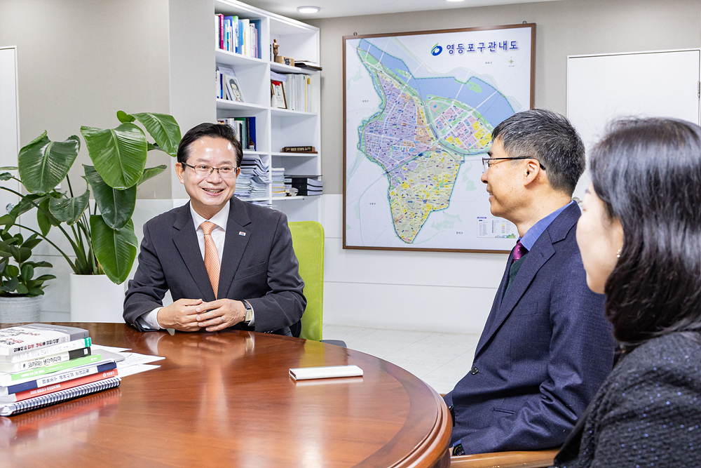 지역사회 공헌 및 발전 유공 감사패 수여식 6번째 파일