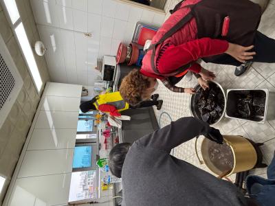 (11/25) 자원봉사회 ＇장 담그고 마음 나누고; 고추장 담그기＇ 행사 의 이미지