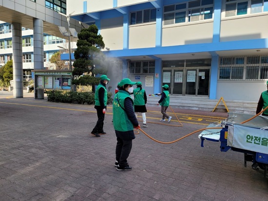 개학 대비 학교 주변 소독 방역 활동(2.26.) 의 이미지