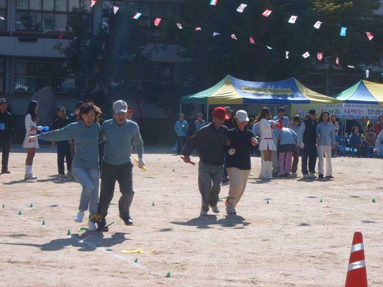 2인1조 달리기 의 이미지