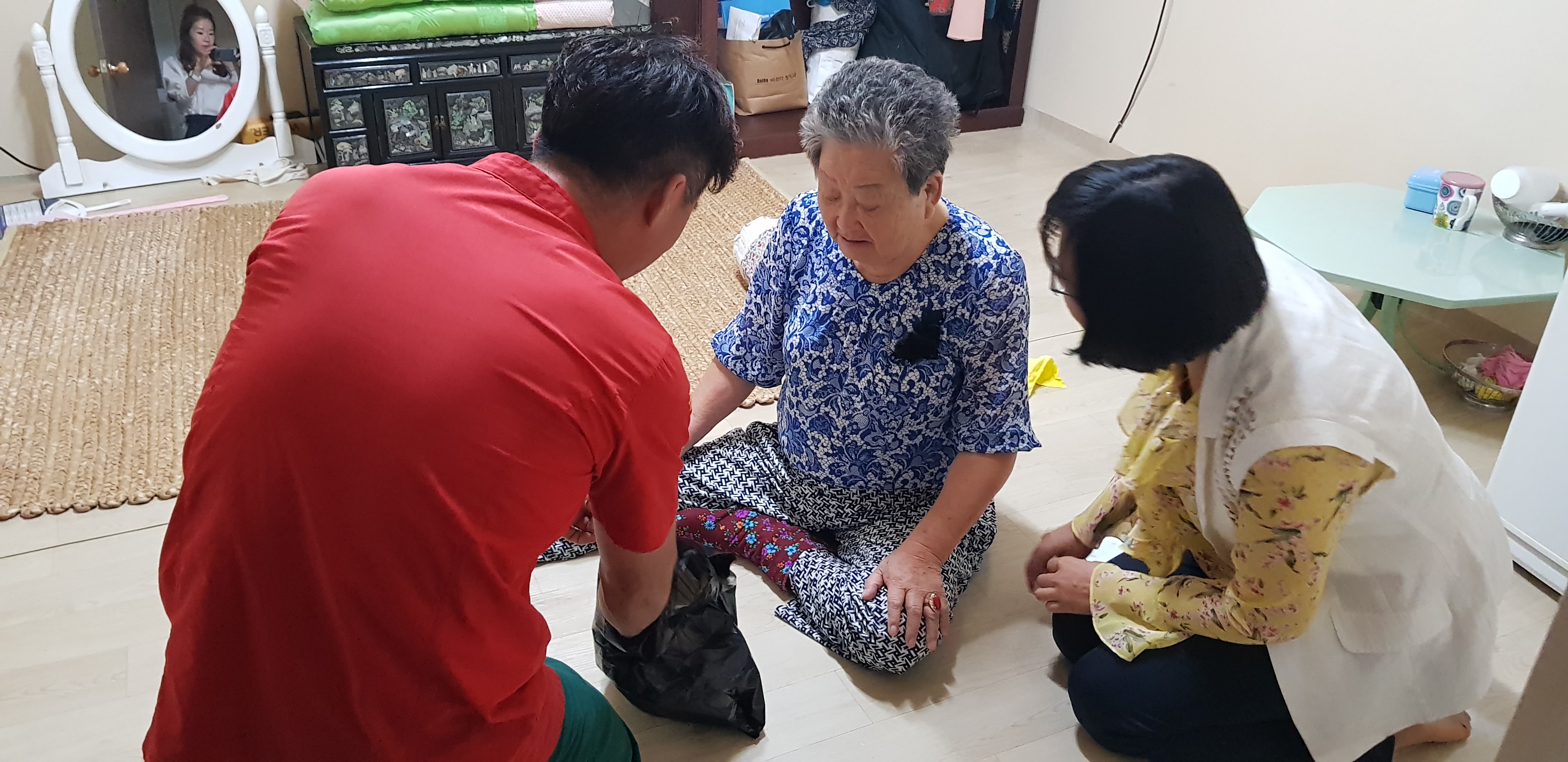 거동불편 어르신 식사 배달(금산골) 의 이미지