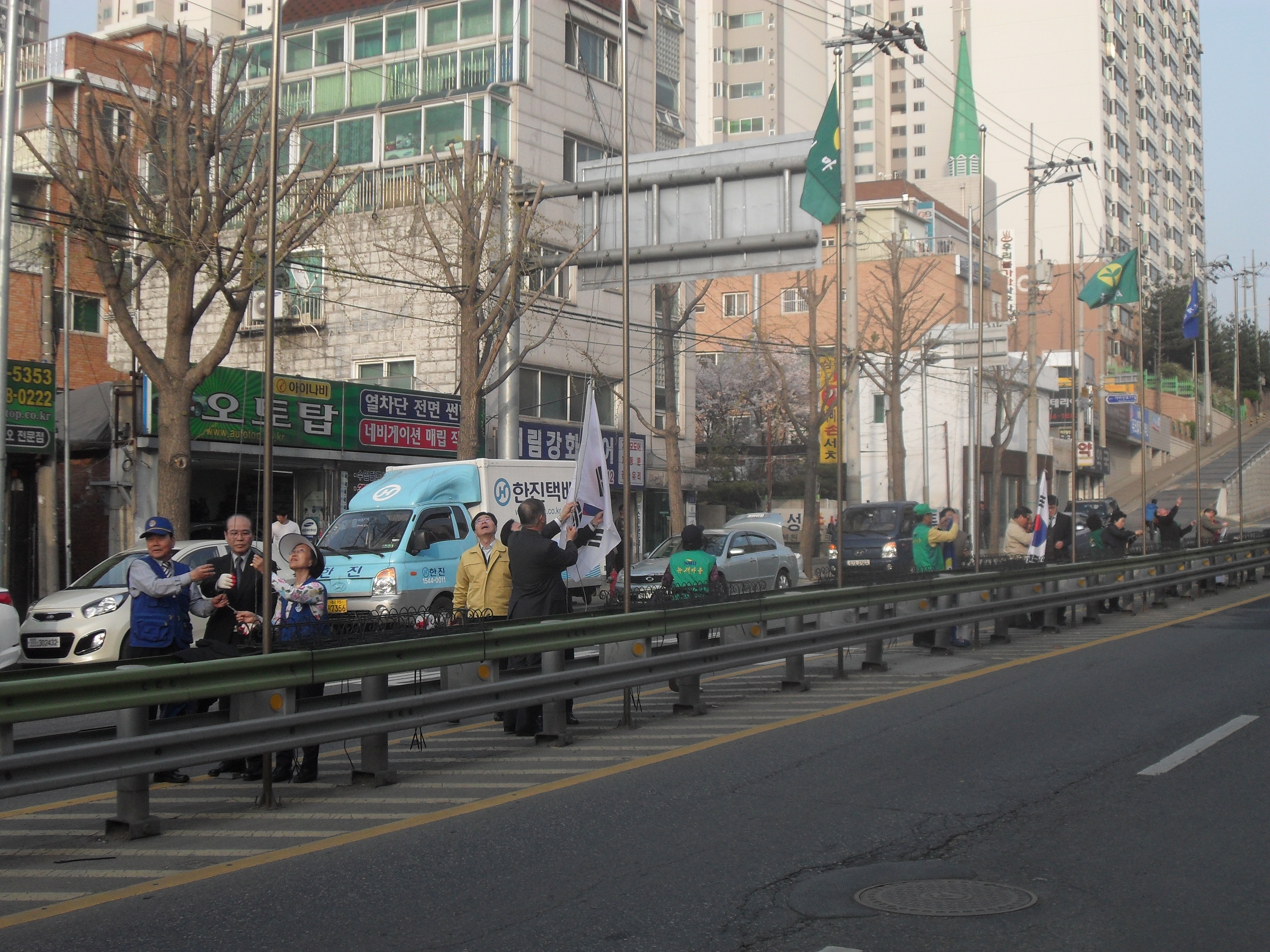 신길지하차도변 가로기 교체 작업 의 이미지