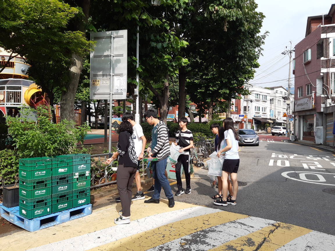 여름방학 청소년 자원봉사 활동 의 이미지