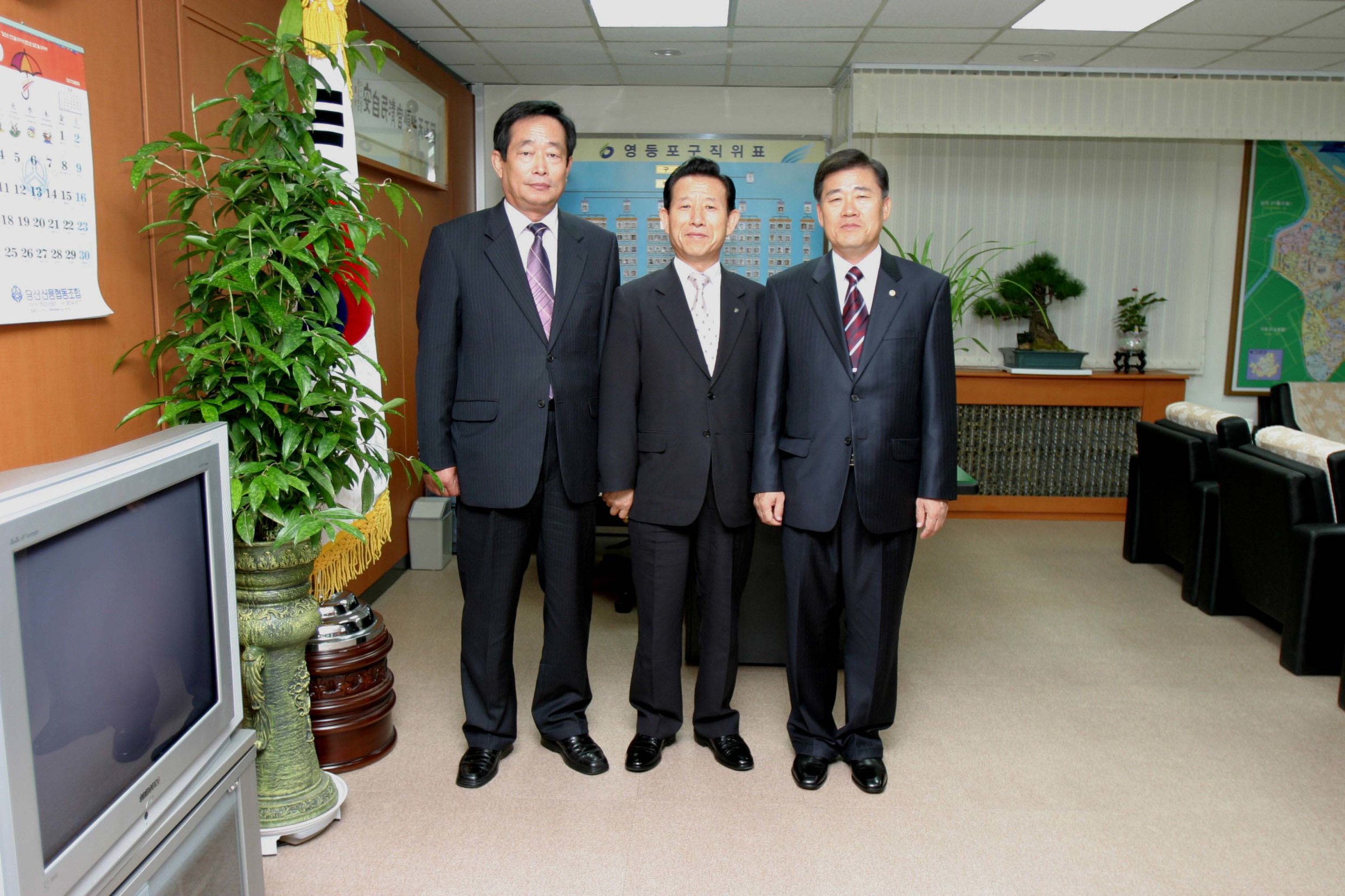 영암부군수방문 의 이미지