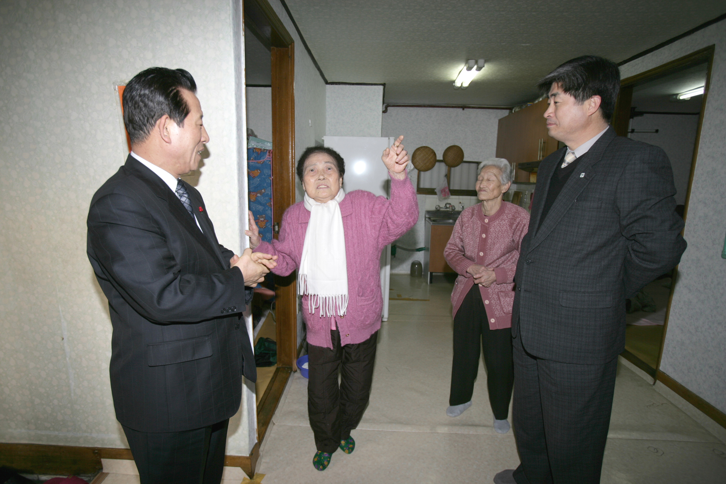 노인의집방문 의 이미지