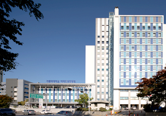 Bệnh viện Yeouido St. Mary thuộc Trường Đại học Công giáo image